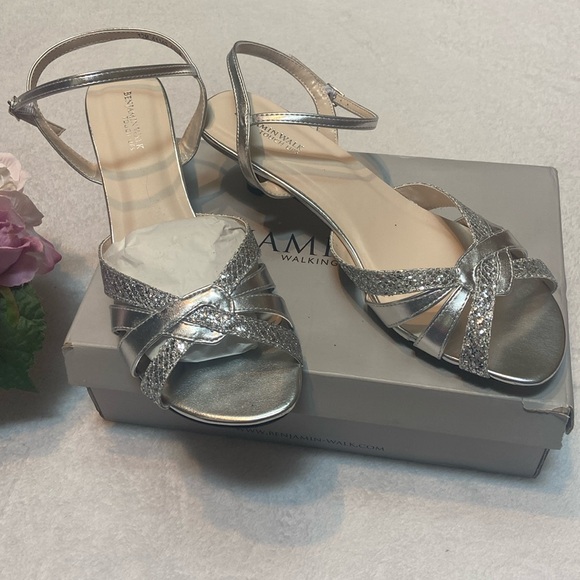 BENJAMIN WALK Lena Touch Ups Size 12 Sandals Silver Metallic Glitter NEW IN BOX - Picture 1 of 10